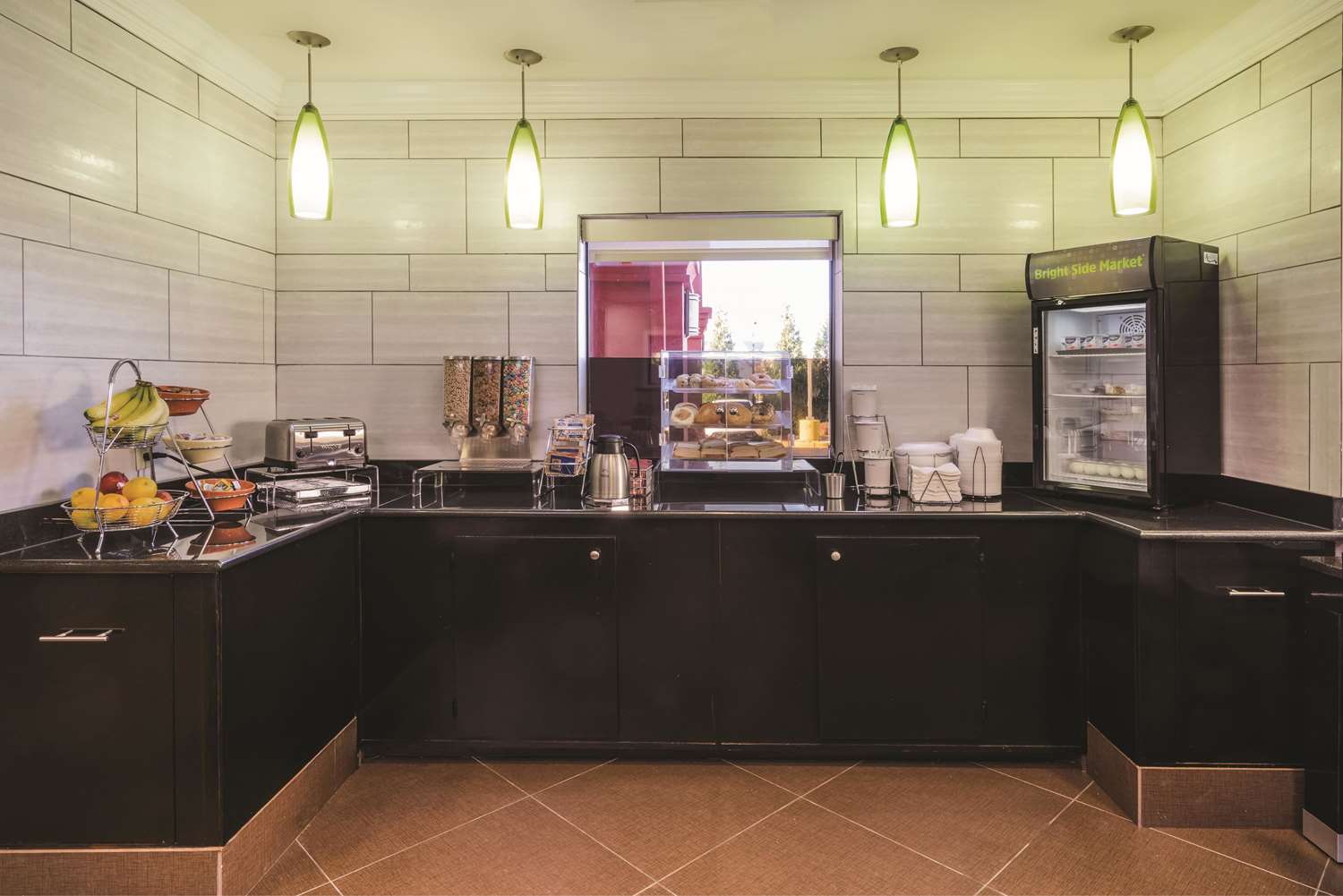 La Quinta Inn & Suites by Wyndham Louisville East 8/16