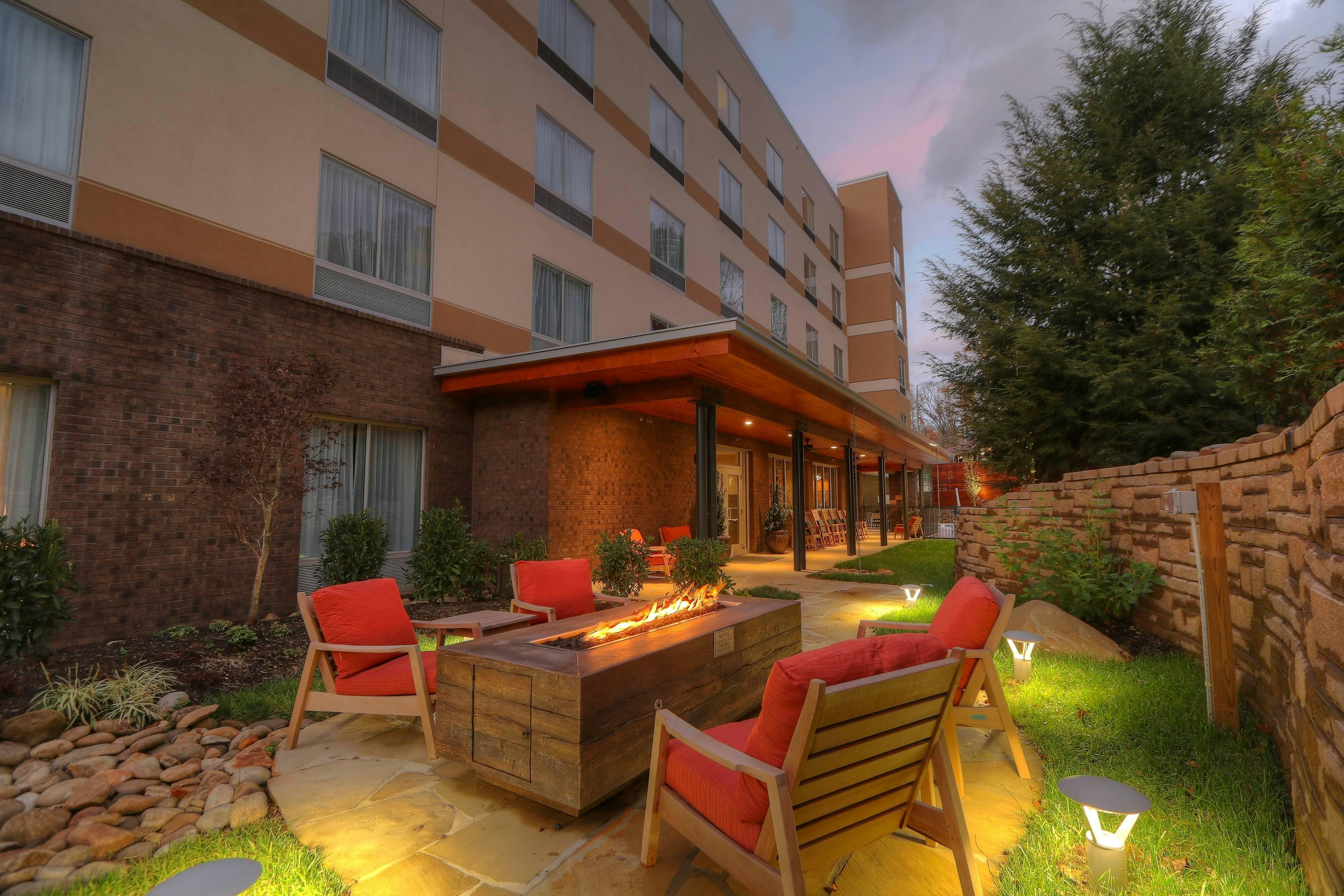 FAIRFIELD INN AND SUITES GATLINBURG DOWNTOWN 15/25