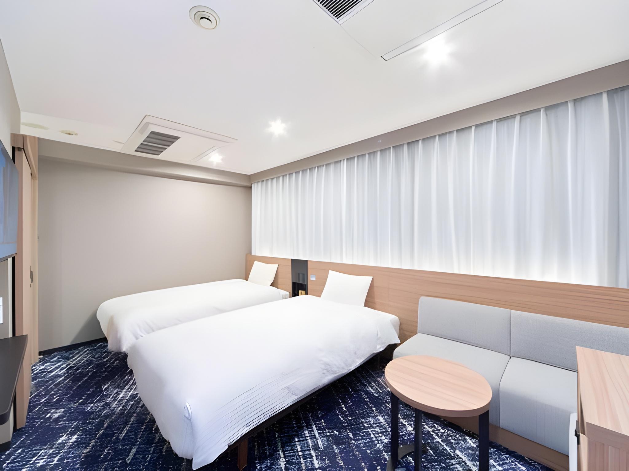 ROOM, SEMI DOUBLE BED