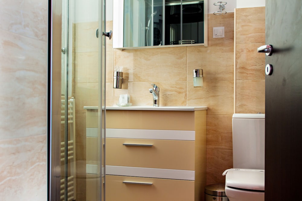 Bucur Accommodation 43/46