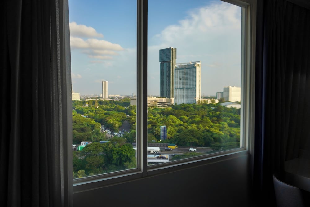HARRIS Hotel and Conventions Bundaran Satelit Surabaya 45/50