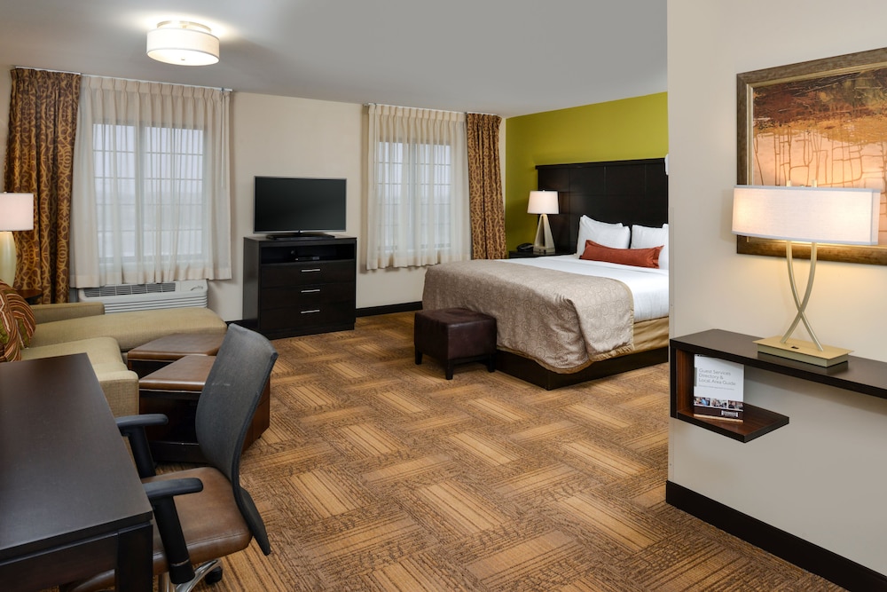 Studio, Suite, Kitchen, Staybridge Suites Merrillville 2/4