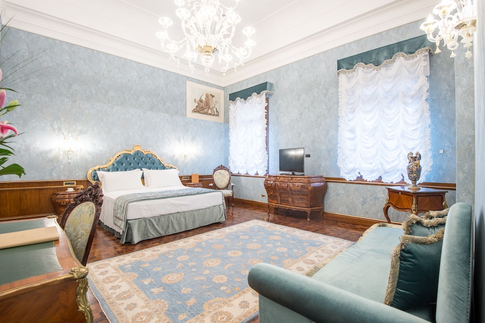 Nani Mocenigo Palace 8/76