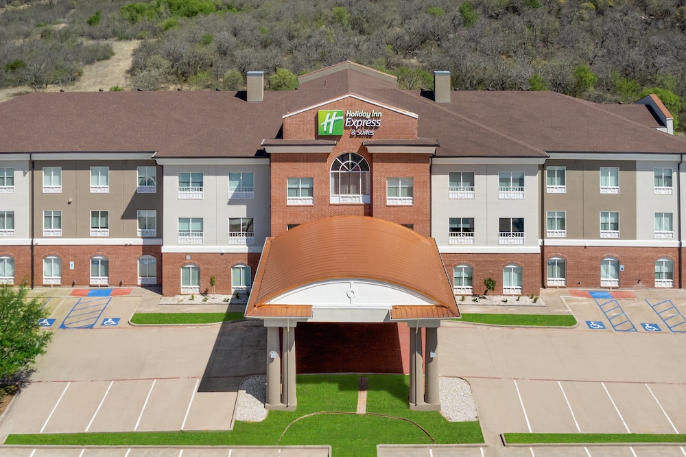 Holiday Inn Express Suites Graham 5/50