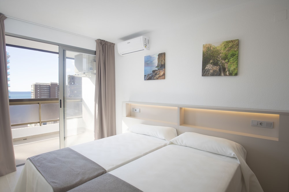 Aparthotel BCL Levante Club 12/46