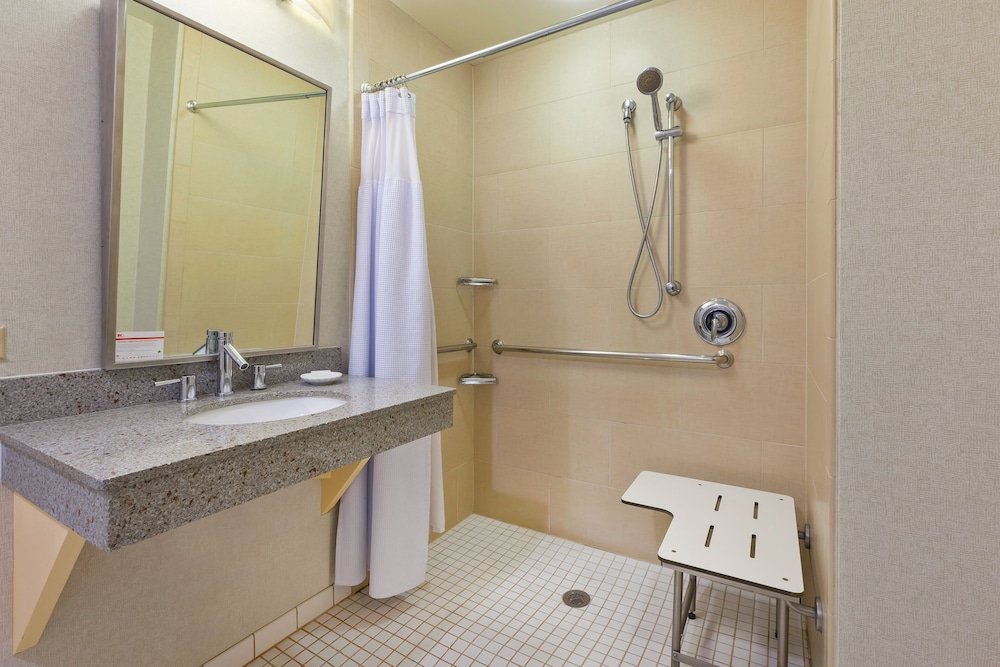 Crowne Plaza Columbus North-Worthington 20/56