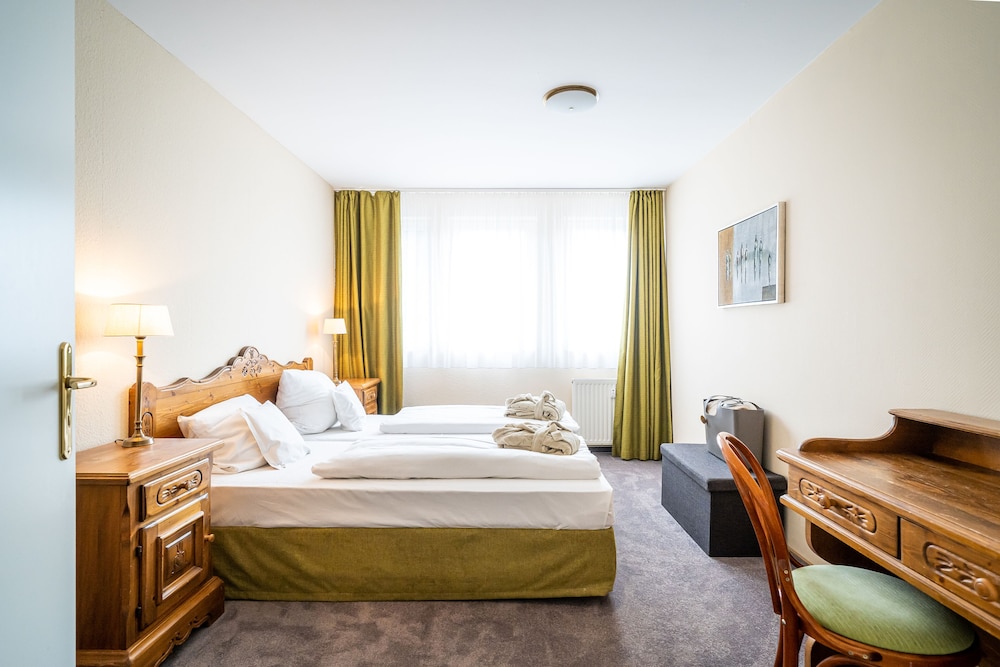 Waldhotel Tannenhauschen 15/50