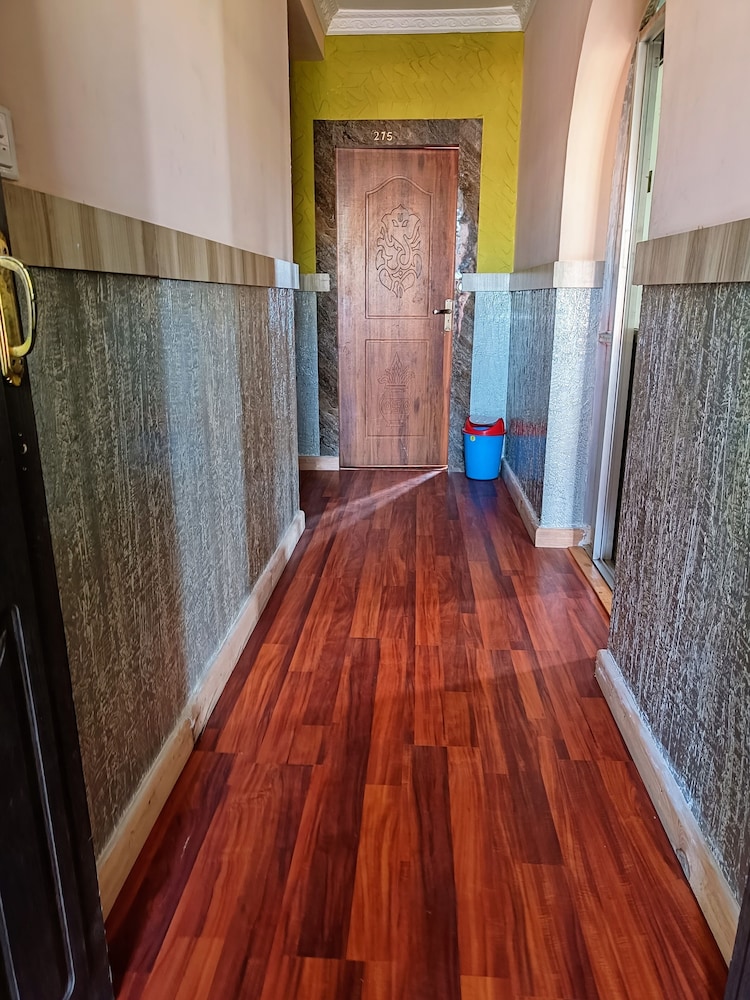 Sara's Backpackers Hotel 46/74
