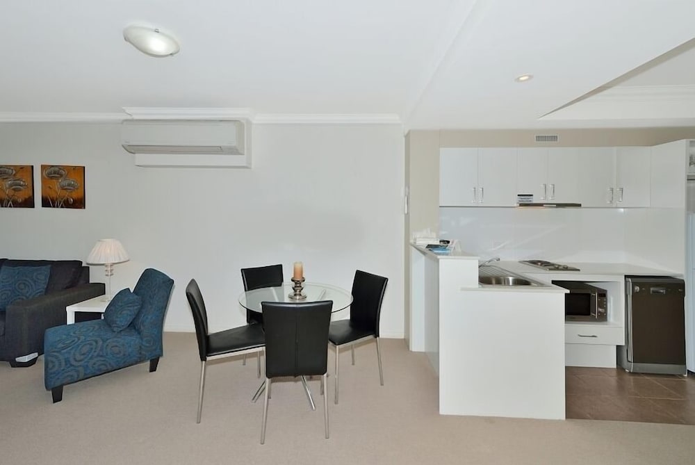 Dolphin Quay Apartments 45/71