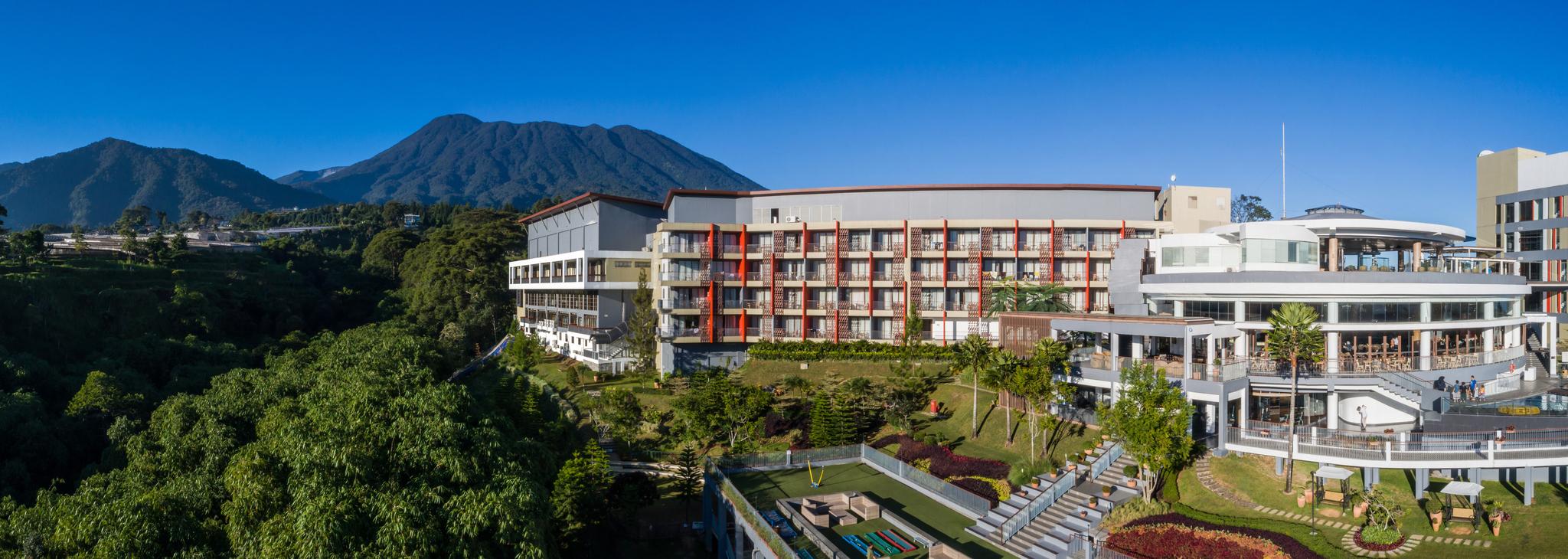 Pesona Alam Resort & Spa main