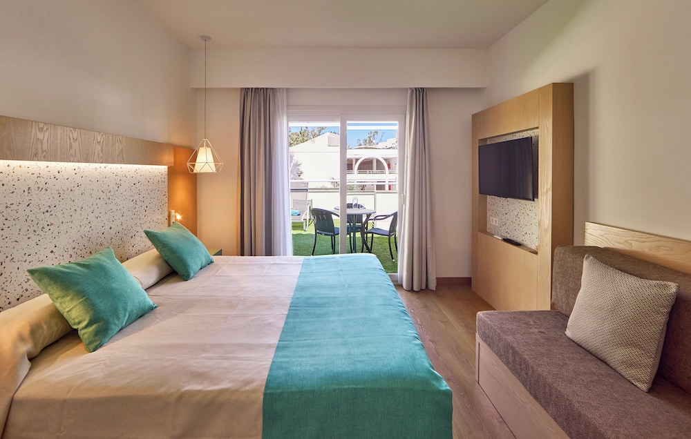 Universal Aparthotel Elisa 17/81