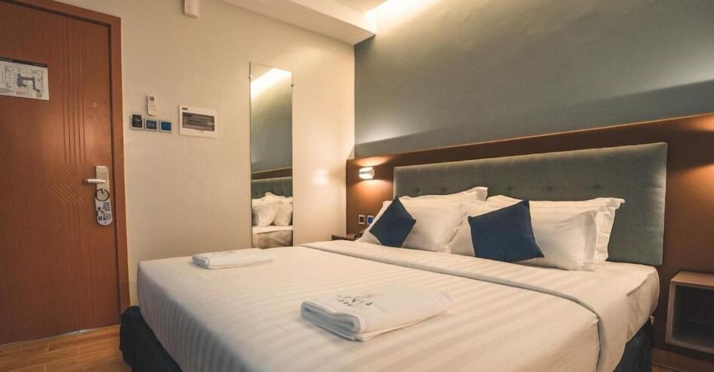 Basic, King Bed
