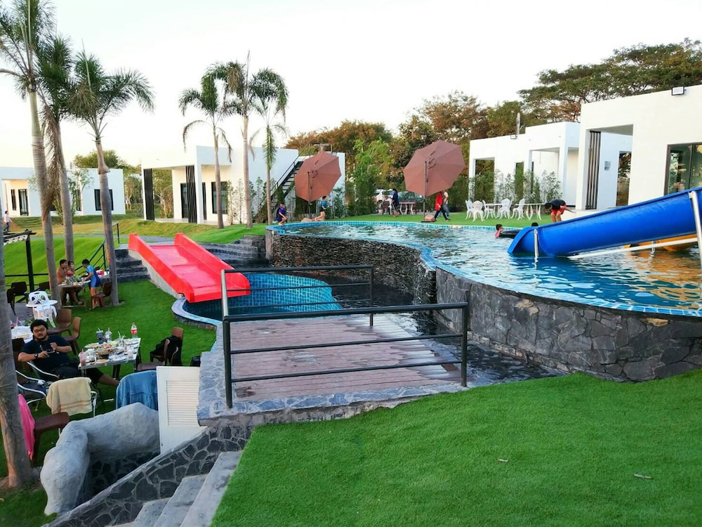 I View Park Resort 46/71