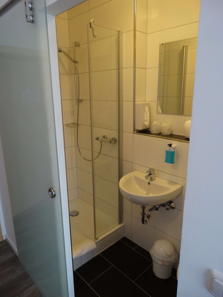 Hotel Stay 48/50