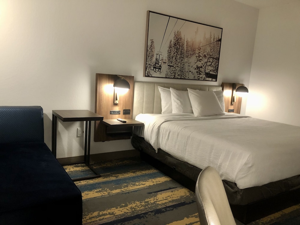 La Quinta Inn & Suites by Wyndham Denver Parker 18/50