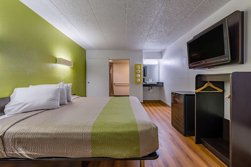 Days Inn by Wyndham Cincinnati I-71 14/28