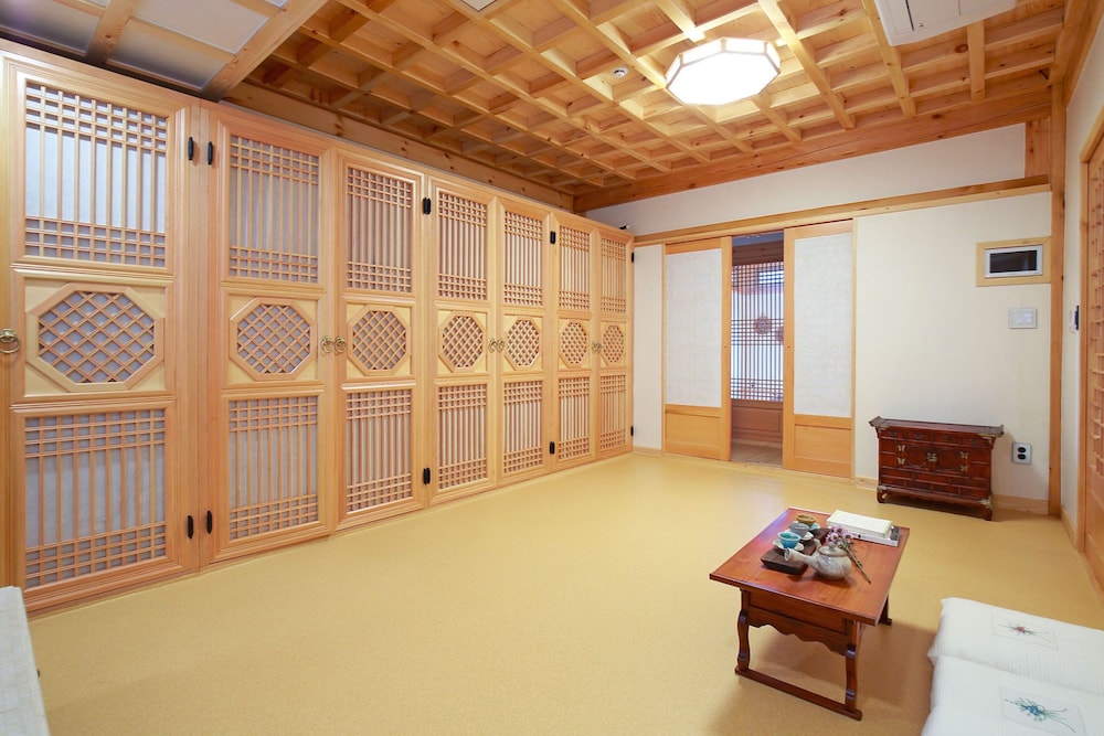 Wiyeonjae Hanok Stay 7/49
