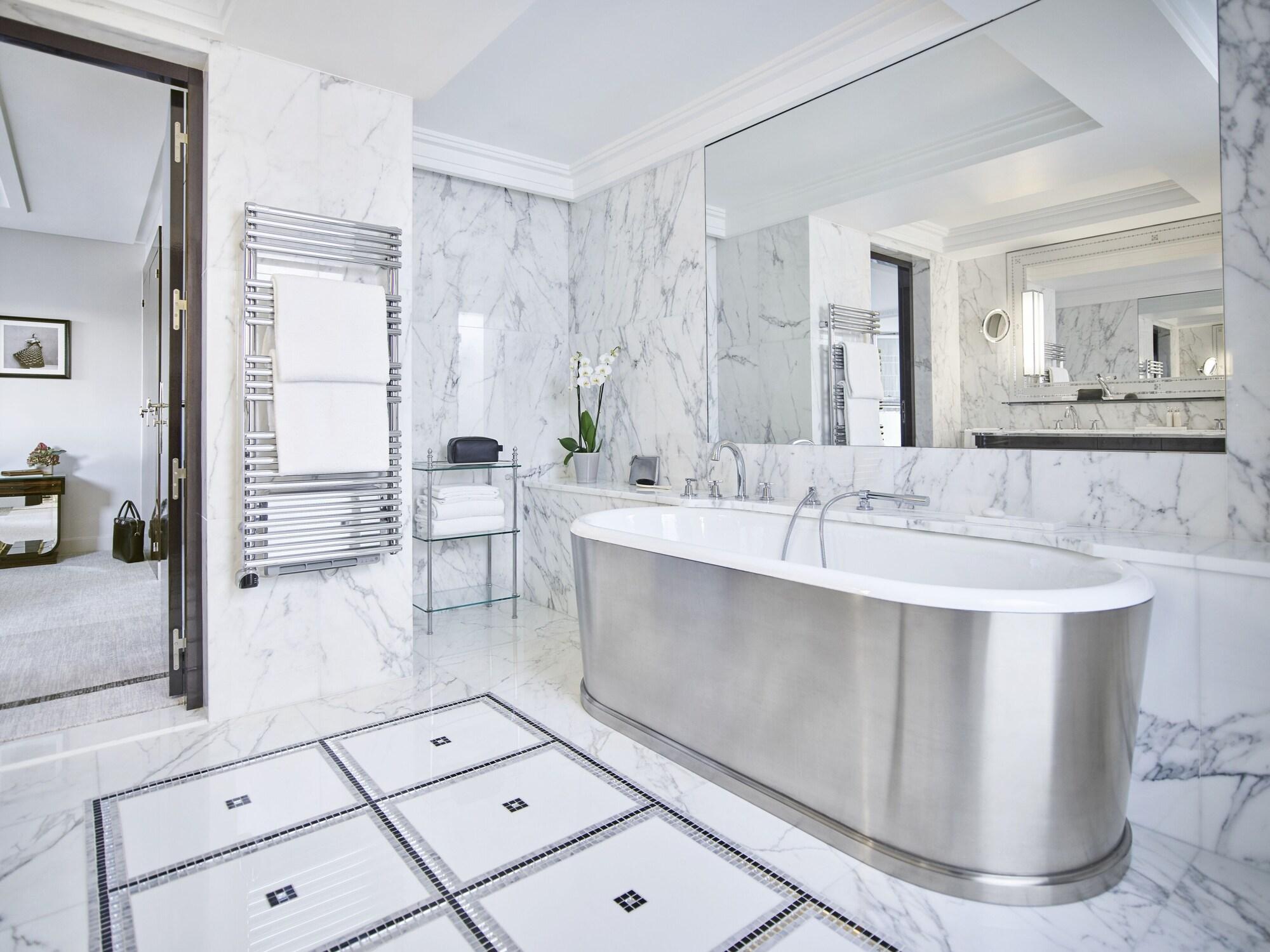 Duplex, Suite, Terrace, Hotel Plaza Athenee 2/2