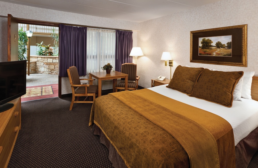 AmericInn by Wyndham Watertown 10/50