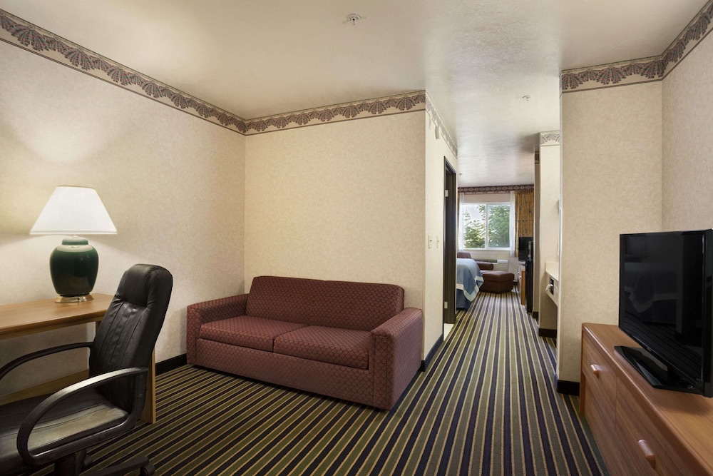 Days Inn By Wyndham Springville 22/44
