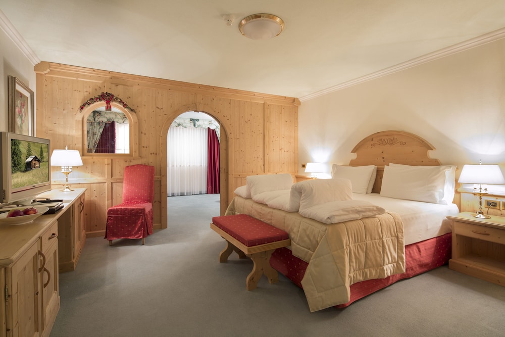 Hotel Sassongher 12/47