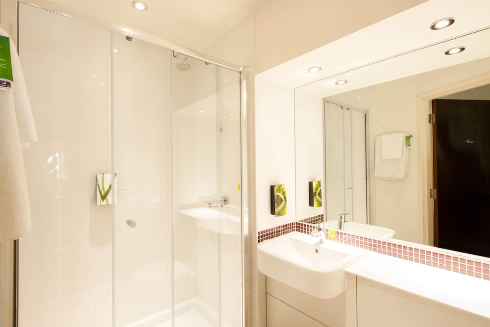 Premier Inn London Hendon (The Hyde) 36/36