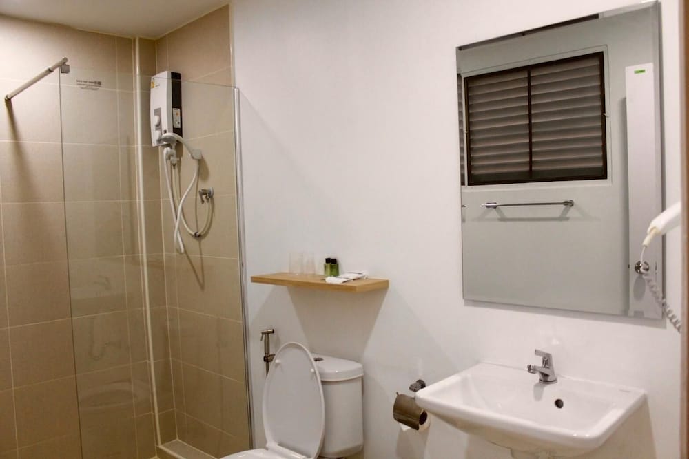 Bangsaen Villa Hotel 45/48