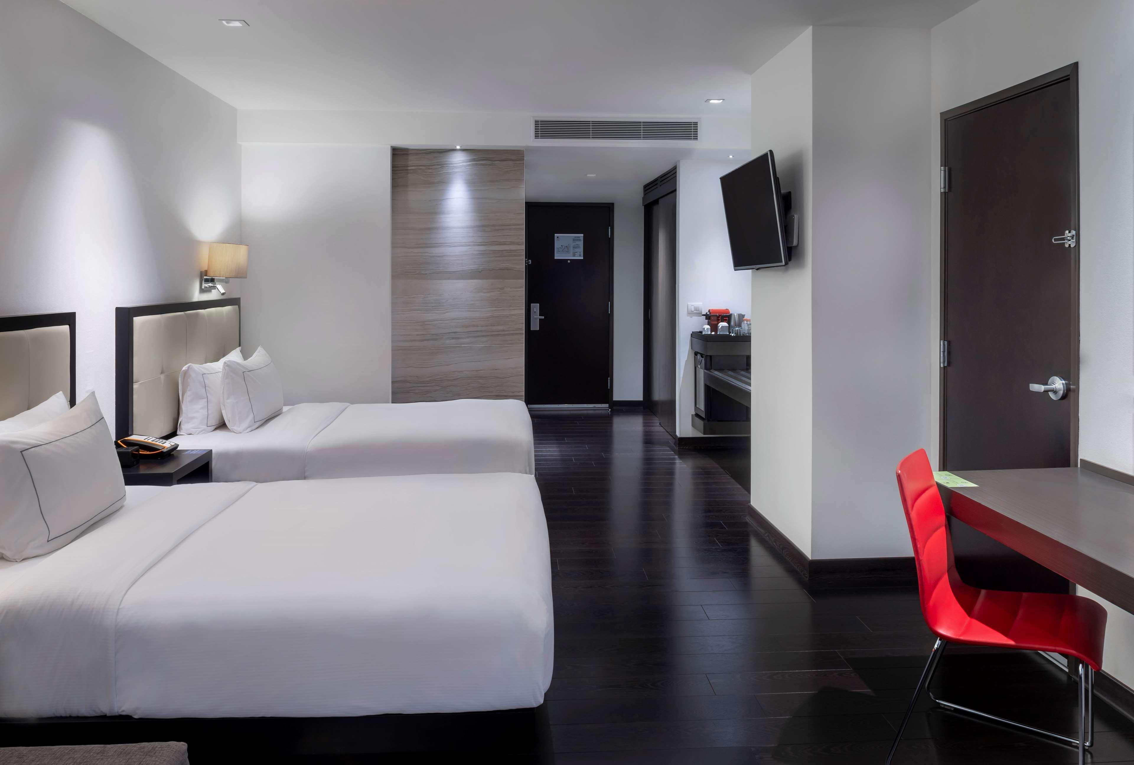 GUEST ROOM, 2 QUEEN BEDS