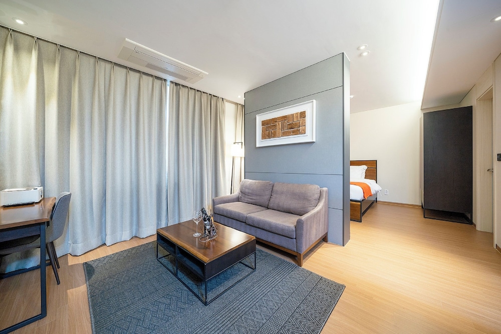 Gloucester Hotel Cheongju 23/37