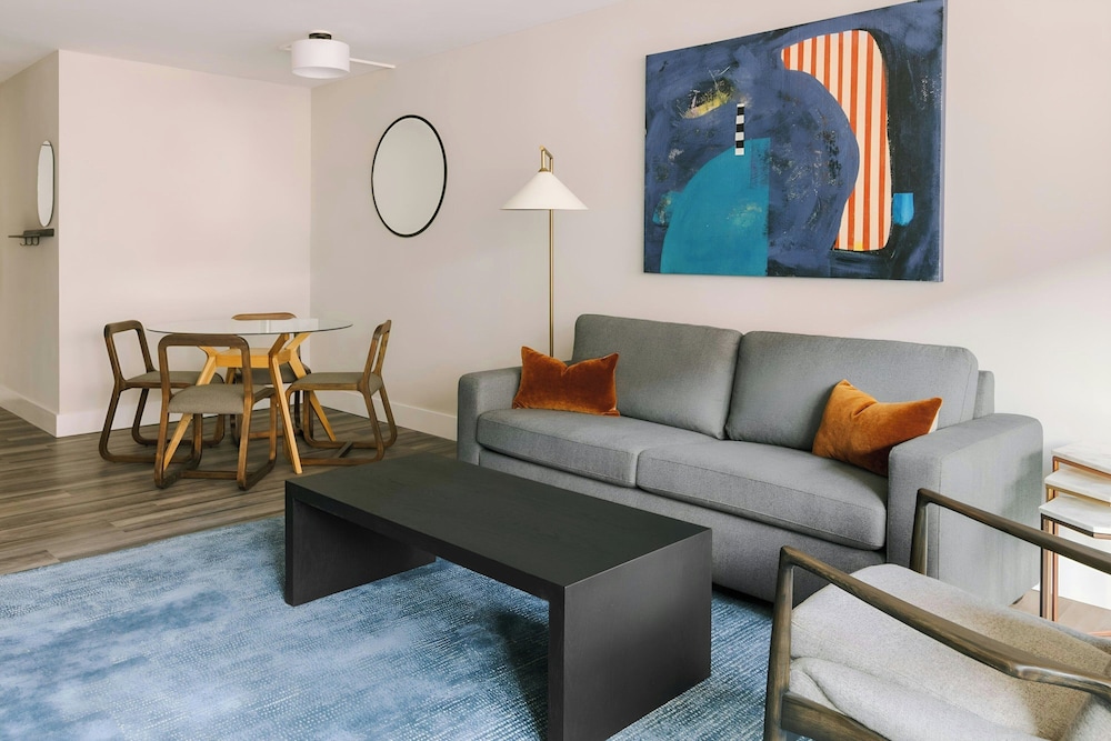 Sonder Georgetown C&O 37/55