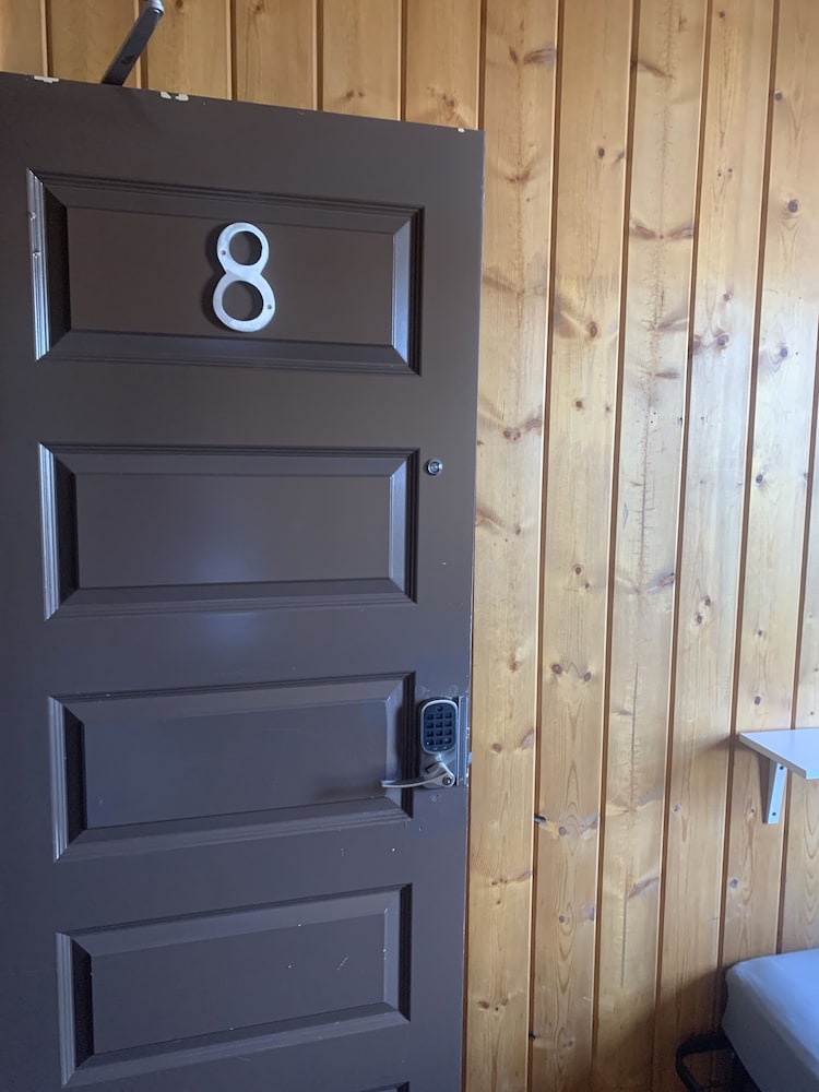 Canmore Hotel Hostel 24/38