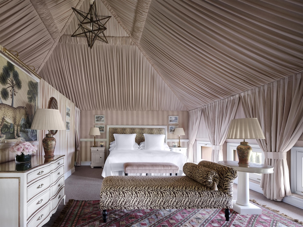 Suite, King Bed, Attic