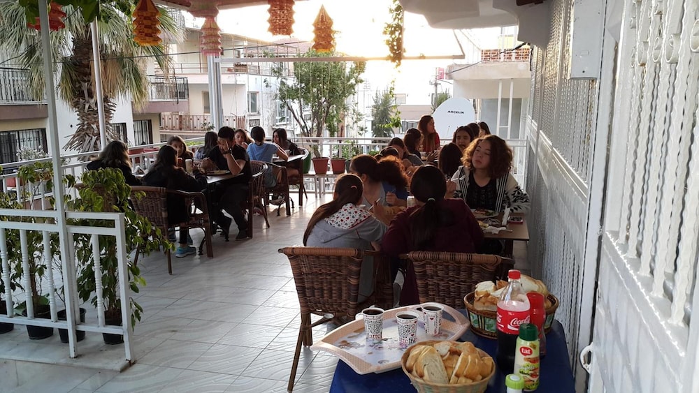 Ozgun Apart Otel Kusadasi 21/29