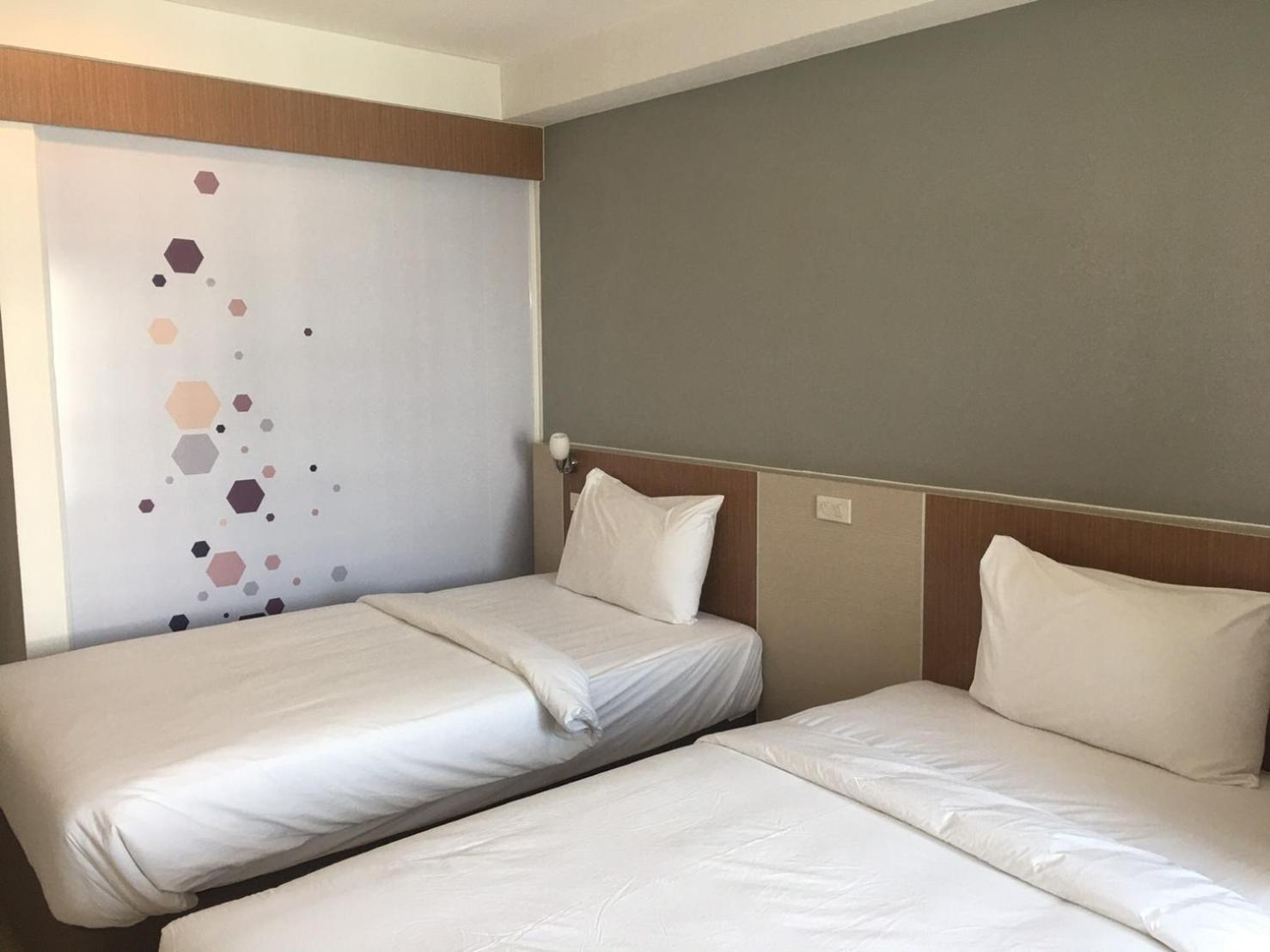 Ingnaam Hotel 10/50