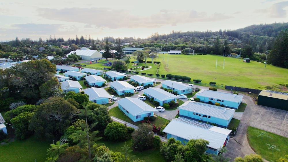 Aloha Apartments 52/61