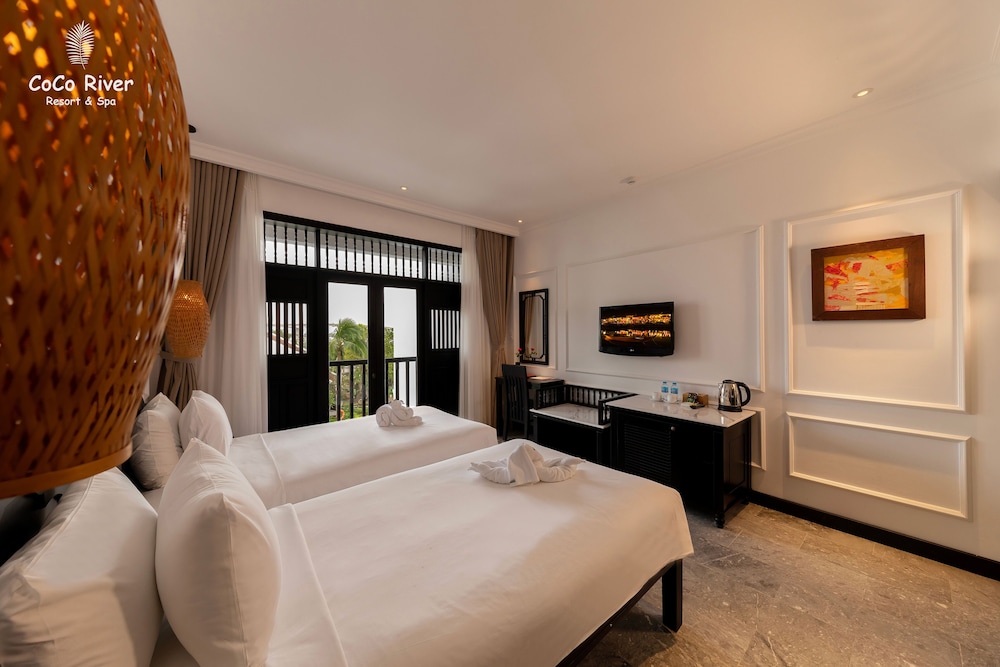 DELUXE, TWIN BEDS, RIVER VIEW