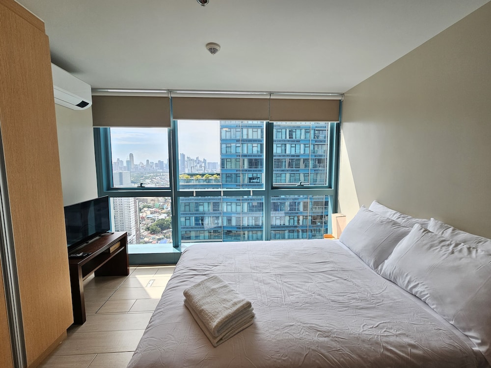 One Uptown Residence Bgc 36/50