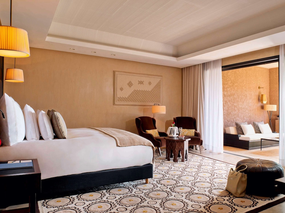 DELUXE, SUITE, GARDEN VIEW