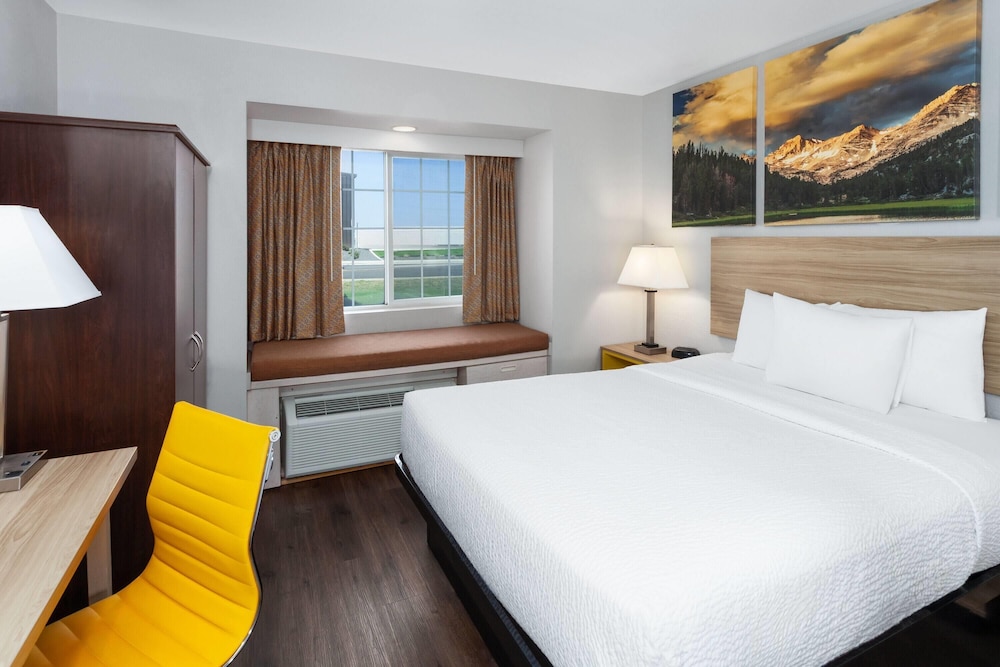 Room, Queen Bed