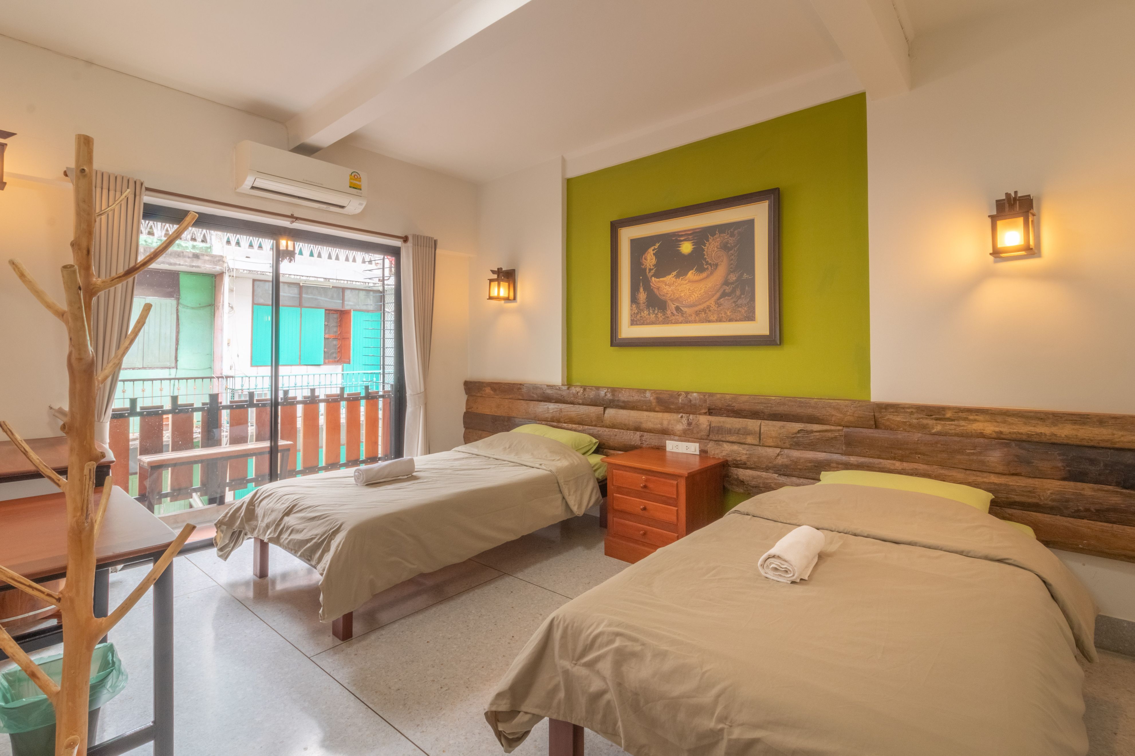 Banthat Thong Hostel 10/35