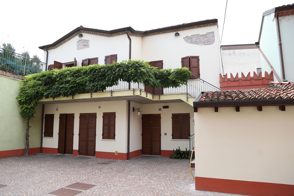 A Casa Dei Gonzaga 33/37