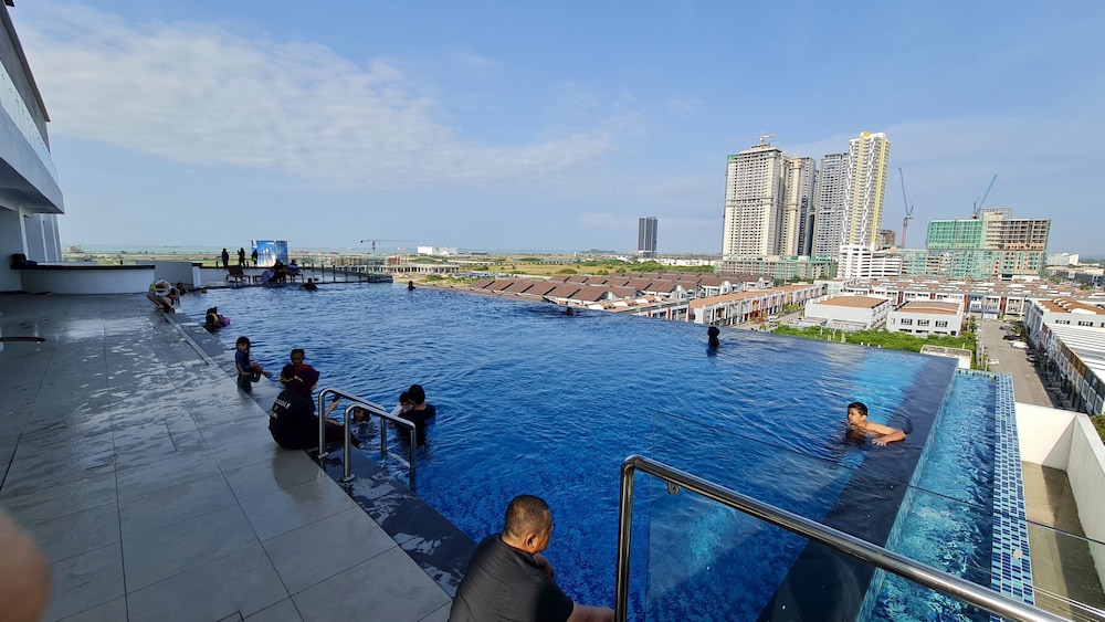 Swan Garden Resort Hotel 33/36