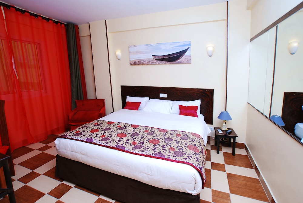 YaahoT Hotel 15/50