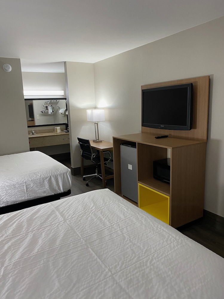 Days Inn by Wyndham Leeds 11/21