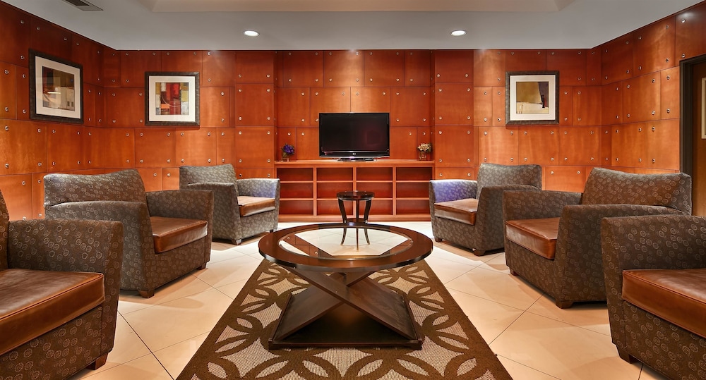 Best Western Plus Flowood Inn & Suites 27/39