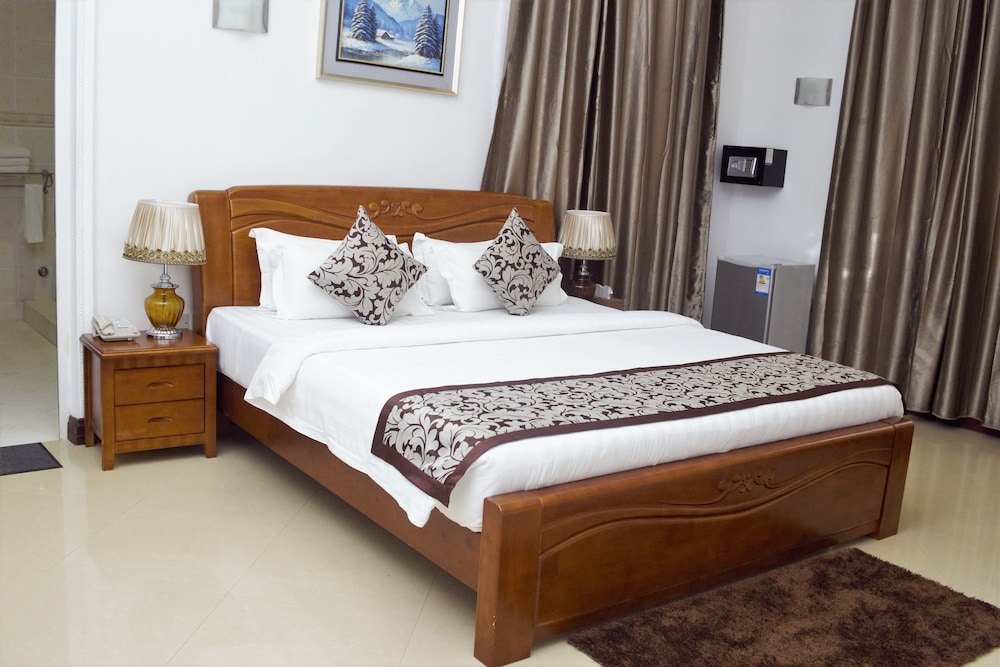 Kingsbridge Royale Hotel 14/50