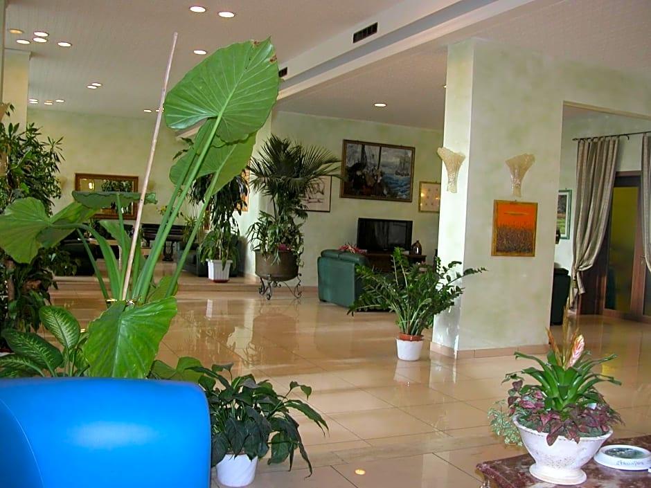 Hotel Calabresi 12/48