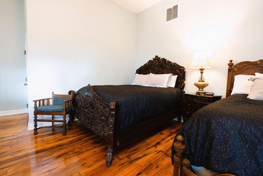 Oak Tree Hotel 40/80