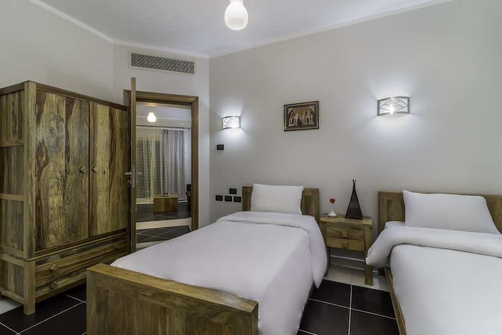 Royal Beach Serviced Apartments 38/75