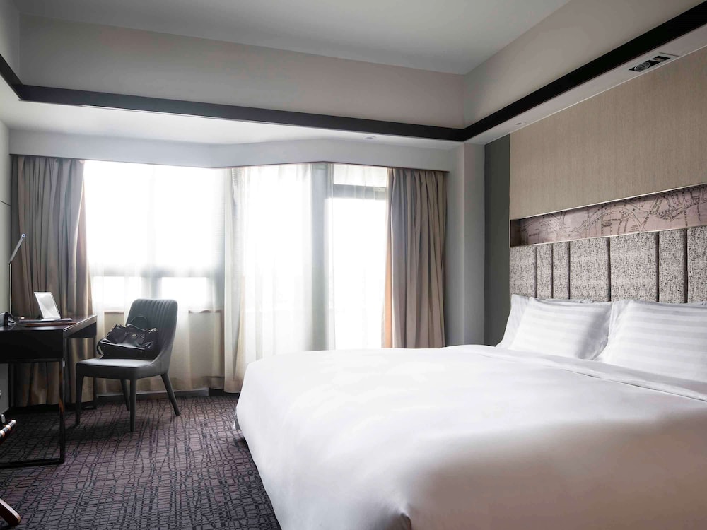 SUPERIOR, KING BED, CITY VIEW